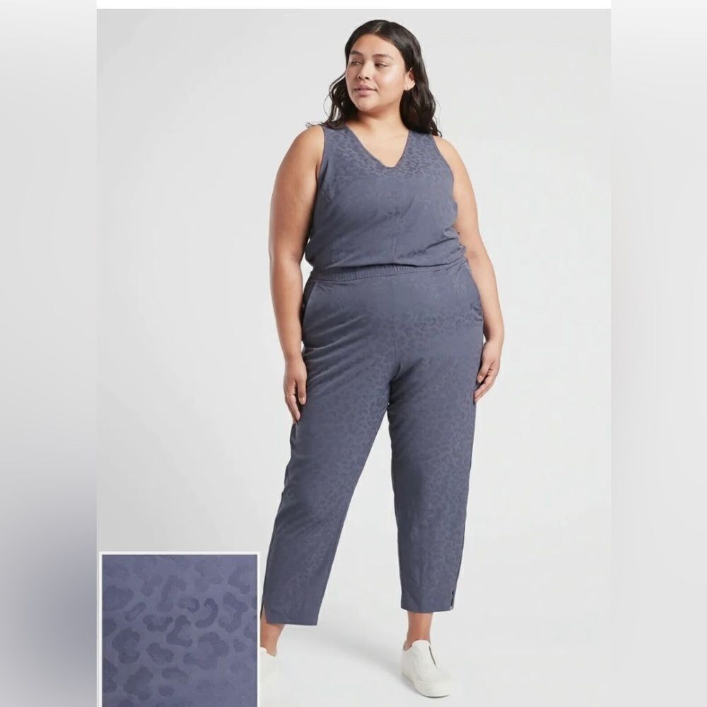 Athleta Brooklyn Textured Jumpsuit size 24.